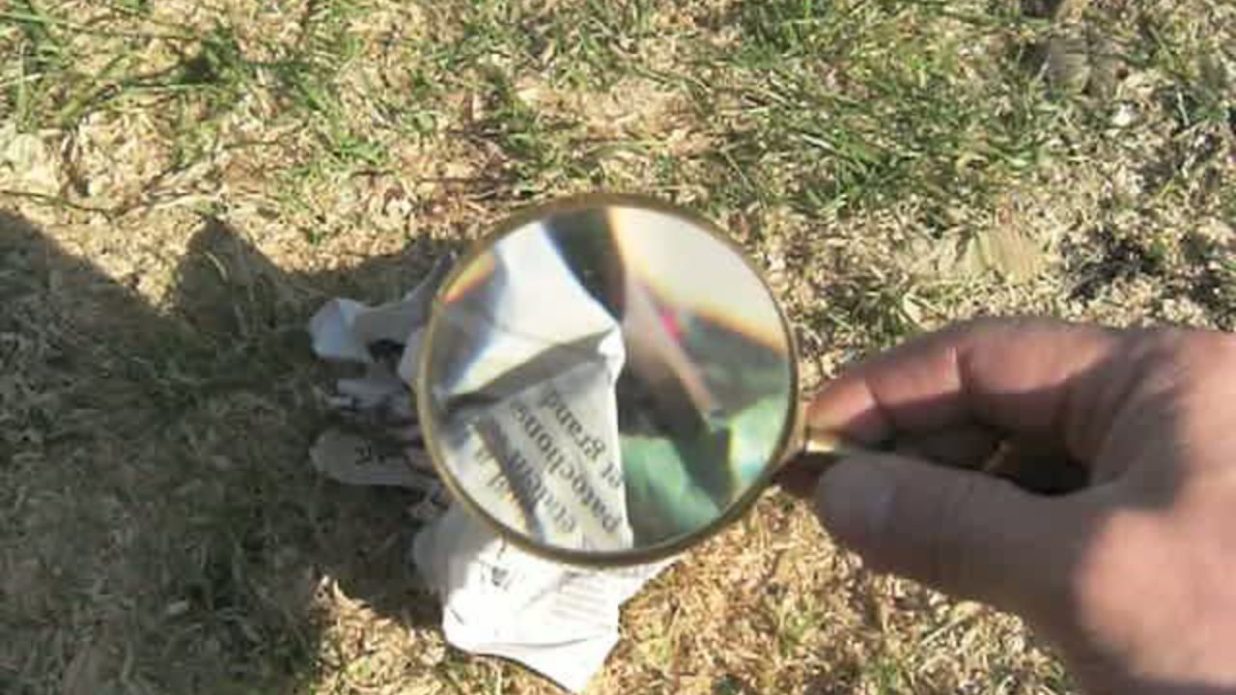 Allumer Du Feu, Avec Une Loupe